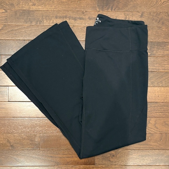 Athleta Revelation Pant 1X Black Flare Leg Yoga Waistband Pocket - Picture 13 of 13